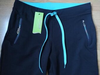 Dámske krátke tepláky