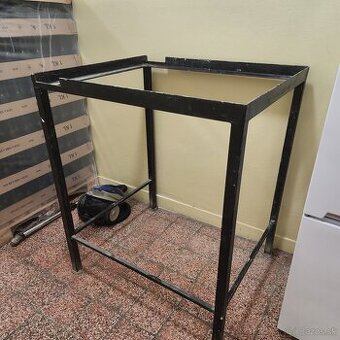 Stojan pod pizza pec