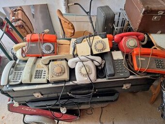 Zbierka klasickych telefonov