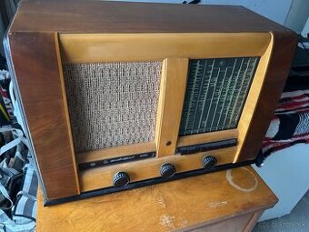 Predám staré rádio Tesla T516A Largo