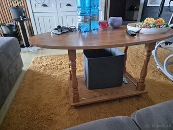 Konferenčny stolik