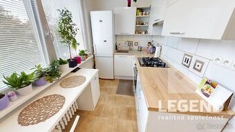 Priestranný 3i+1 byt v NMnV - Hollého ul. - 69m2, 2x balkón