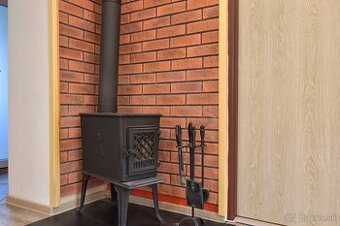 BEDES | veľkometrazny 2 izb. byt, vlastný ohrev vody, krb