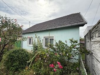 Rodinný dom 2000m2 Ludanice s dvojgarážou
