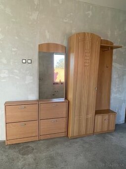 Predsieňový nábytok