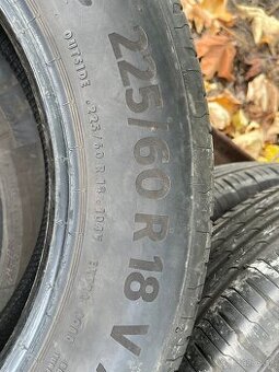 225/60 r18 Continental