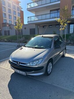 Predám Peugeot 206 1.1 Benzín