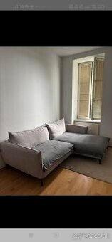 Moderný gauč 2 ročná