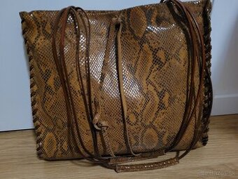 Kožená dámska kabelka