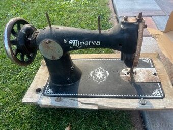 Predám starožitnosť šijací stroj Minerva