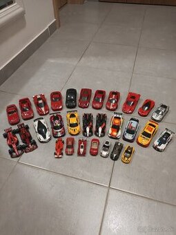 Zbierka aut shell, ferrari, hotwheels