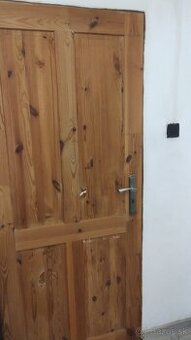 Dvere zachovalé zo zámkom aj s klučkamy 80 cm
