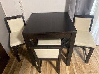 Jedálenský stôl+ 3 stoličky