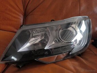 Superb 2 facelift ľave svetlo halogen