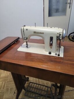 Šijací stroj Minerva