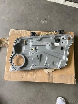 VW GOLF IV stahovanie okna strana prava predna