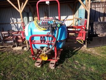 Predam postrekovač neseny 300lit