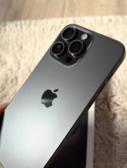 iPhone 15 Pro Max- Čierny titán