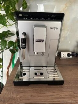 Plnoautomatický kávovar Eletta Plus ECAM44.620.S