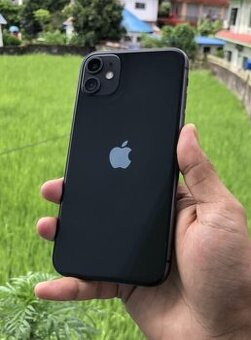 IPHONE 11 • 128 GB • 100%