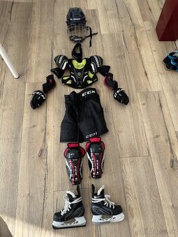 Predám detskú komplet hokejovú výstroj - pre dieťa 5-6 rok.