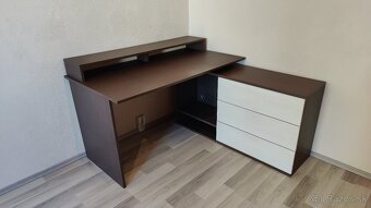 Pacovný kancelársky stôl s komodou