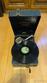 Predam starý zberatesky Gramafon Coumbia spolu zo zbierkou p