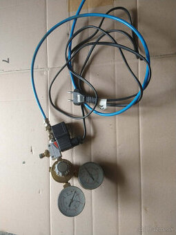 Redukčný ventil ku CO2 zváračke,s predohrevom