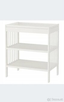 Postielka a prebalovací pult