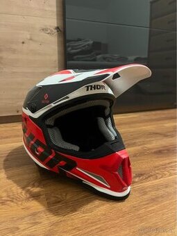 Predám prilbu THOR Sector – top stav