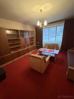 Na predaj 1-izbový byt v Snine.