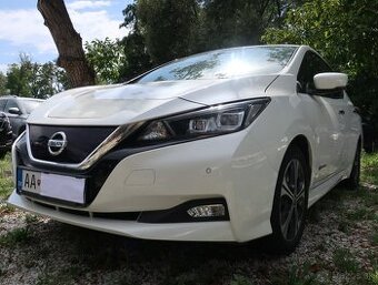 Nissan Leaf 40kWh 90kW (122k) r.2020 - biela perleť