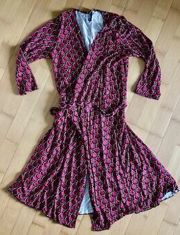 Nove zavinovacie saty 38 M