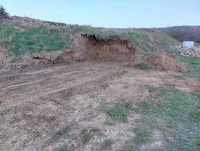 Darujem hlinu, zmes ornica a vykopova, viem zabezpecit odvoz
