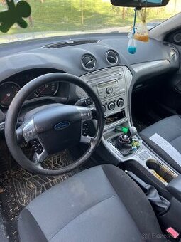 Ford Mondeo mk4 a Mazda 323 F BJ