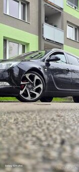 Opel insignia 2T 162kw benzin 4x4 automat