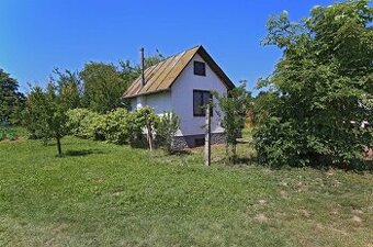 Hľadáte únik z ruchu mesta s vlastnením kúsku prírody priam