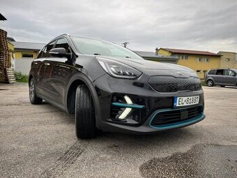 Kia Niro EV 64 kWh Platinum, DPH, Záruka do 10,2026