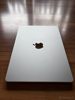 MacBook air M2 8GB 256GB silver