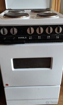 Predám plnefunkčný elektrický sporák