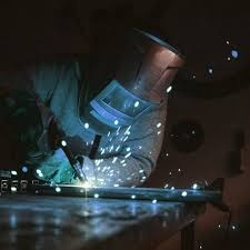 Zámočník a zvárač do kovovýroby