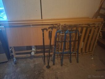 Predám polohovateľnú posteľ a chodítko