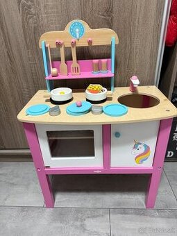 Detská drevená kuchynka