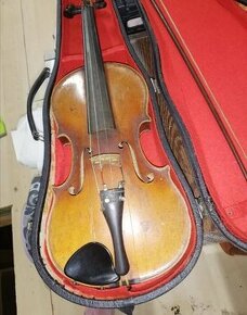 Staré husle Stradivari - 1