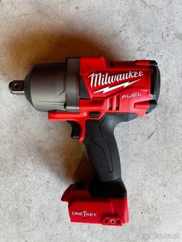 MILWAUKEE M18 AKU RÁZOVÝ UŤAHOVÁK