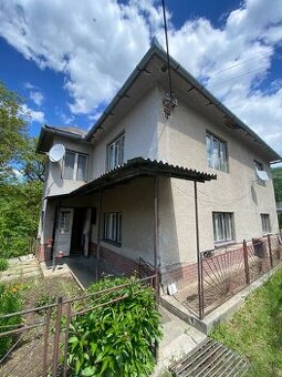 Rodinný dom v obci Slavoška
