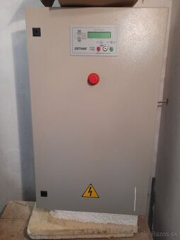 Mikroprocesorov panel pre generatory