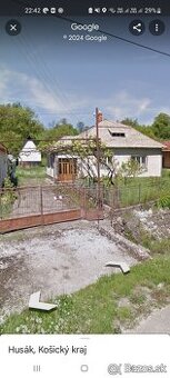 Dom v obci husak