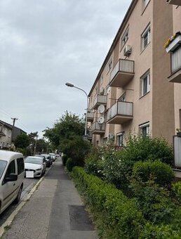 Predam velky 3 izbovy byt Bratislava  ul. Pluhova