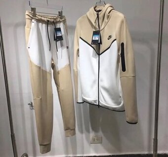 Nike Tech Fleece